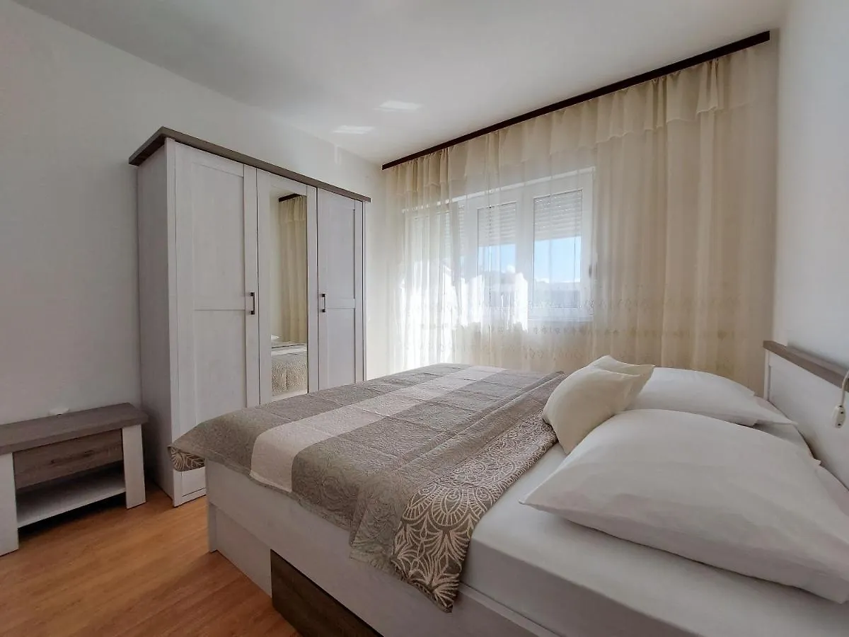 Apartments Irena Crikvenica 0*,