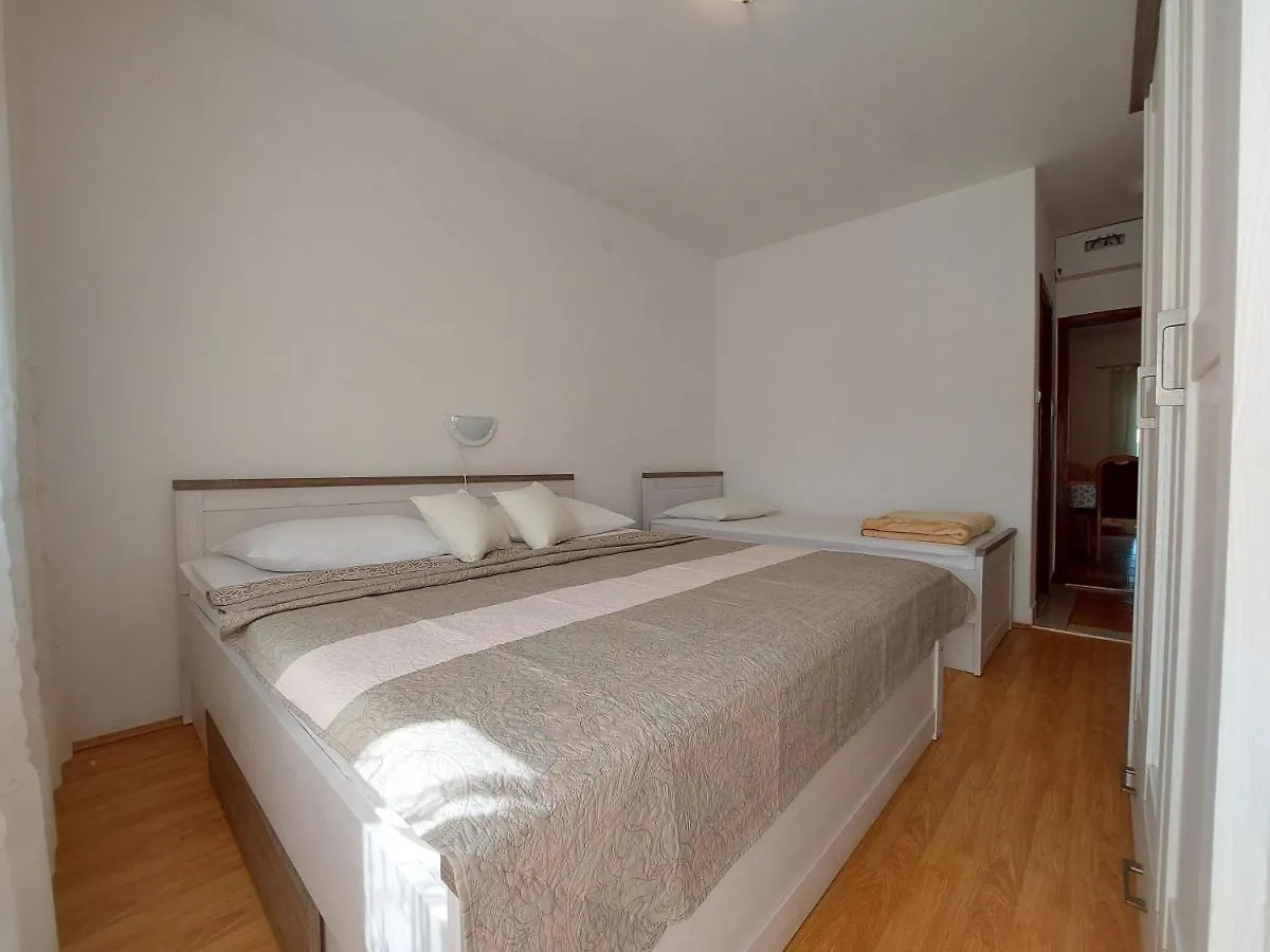 Apartments Irena Crikvenica 0*,